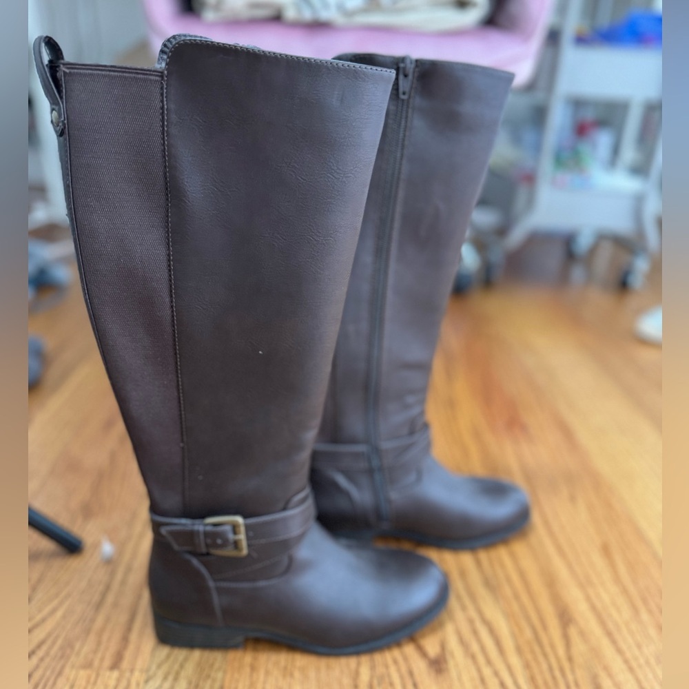 Brown riding boots size 6, NWT